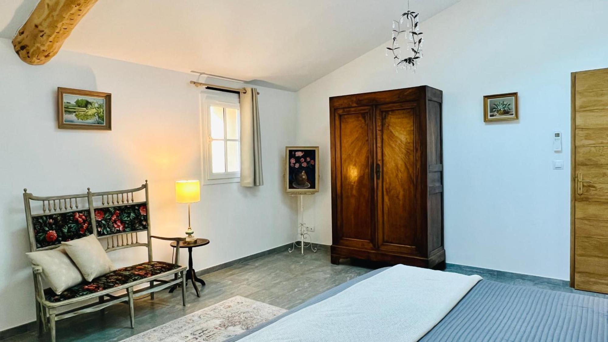 Bed and Breakfast Domaine De La Brave Pernes-les-Fontaines Zimmer foto