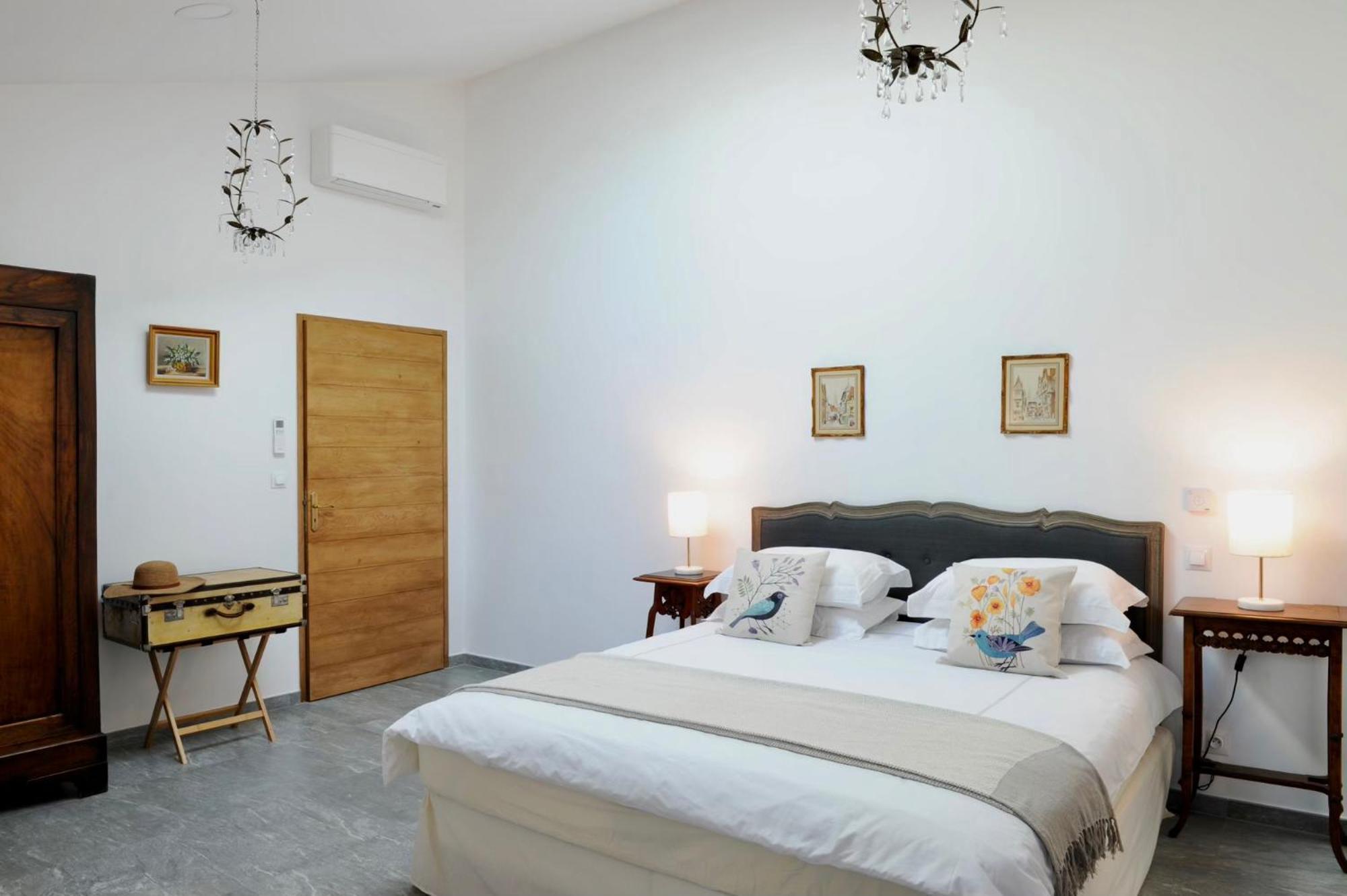Bed and Breakfast Domaine De La Brave Pernes-les-Fontaines Zimmer foto